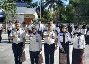 Wujud Apresiasi Kinerja dan Penguatan Integritas, Plt. Kalapas Ampana Berikan Penghargaan Kepada Pegawai Teladan