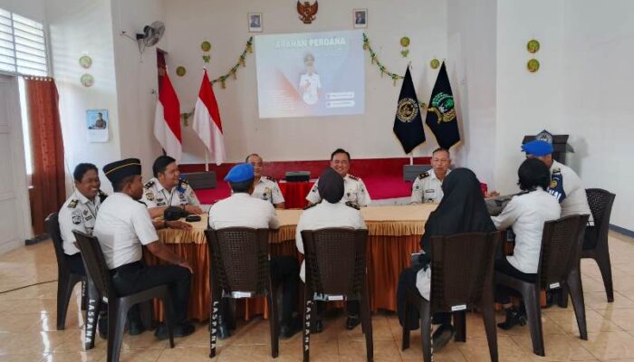 Rapat Perdana Bersama Pejabat Struktural, Kalapas Ampana Satukan Langkah dan Teguhkan Arah Kebijakan Strategis Menuju Pemasyarakatan Yang Berintegritas dan Berkinerja Unggul