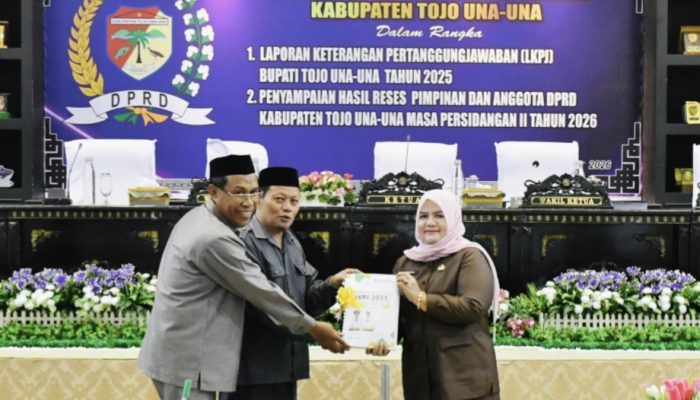 Wabup Surya Hadiri Rapat Paripurna Penyampaian LKPJ TA 2025 dan Hasil Reses Pimpinan dan Anggota DPRD Touna
