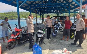 Sambangi Nelayan Labuan, Sat Binmas Polres Touna Tekankan Keselamatan Laut dan Larangan Bom Ikan
