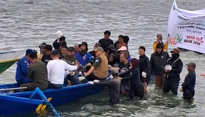 Kawal Kelestarian Togean, Satpolairud Polres Touna Pantau Langsung Transplantasi Terumbu Karang