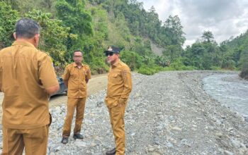 Bupati Ilham Lawidu Tinjau Langsung Normalisasi Sungai Dusun Sivu, Desa Urundaka