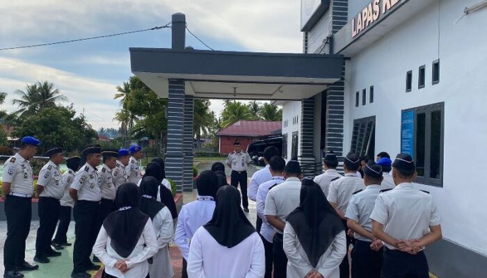 Apel Pagi Pegawai, Kalapas Ampana Tegaskan Komitmen Wujudkan Lapas Bersih Dari Halinar