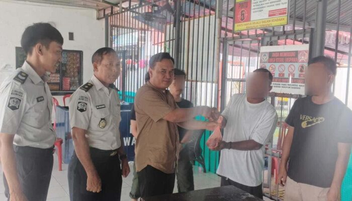 Lapas Ampana Serahkan Daging Qurban Kepada Warga Binaan Pada Momentum Idul Adha 1447 H
