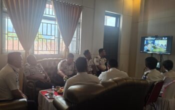 Kalapas Ampana Bersama Jajaran Pejabat Struktural Ikuti Rapat Monitoring dan Evaluasi Kinerja Pemasyarakatan Secara Daring