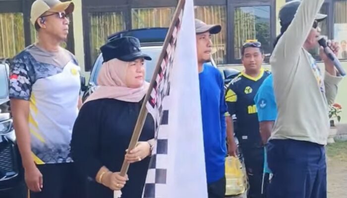 Wabup Surya Lepas Jalan Santai Peringatan Hardiknas 2026