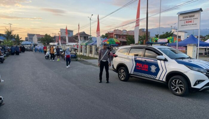 Pastikan Aman, Personel Gabungan Amankan Rute Jalan Santai Hardiknas di Ampana