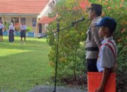 Jadi Pembina Upacara di SMPN 5 Ampana Tete, Kasat Binmas Polres Touna Tekankan Disiplin dan Bahaya Bullying