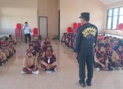 Sat Binmas Polres Tojo Una-Una Latih PBB dan Bina Polisi Cilik di Sekolah Rakyat