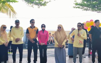 Bupati Ilham Lawidu Lepas Jalan Santai Peringati HUT IBI ke-75 dan Hari Bhayangkara ke-80