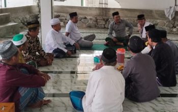 Kapolsek Ampana Kota Ajak Warga Perangi Narkoba Lewat Sholat Jumat Keliling