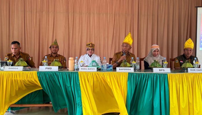 Pimpin Rapat DTSEN di Wilayah Kepulauan, Wabup Surya Tekankan Tugas dan Tanggung Jawab Operator
