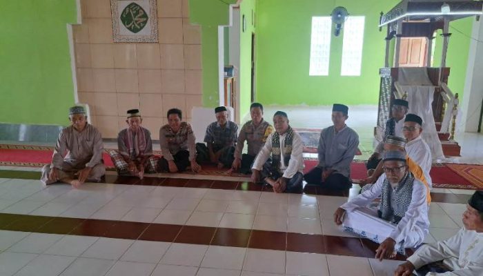 Lewat Jumat Keliling, Polsek Ulubongka Pererat Silaturahmi dan Sampaikan Pesan Kamtibmas