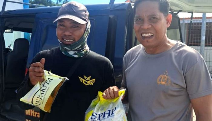 Polres Touna Gelar Gerakan Pangan Murah, Warga Antusias Beli Beras dan Minyak Goreng