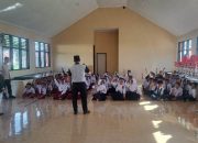 Polri Hadir di Sekolah, Sat Binmas Polres Touna Ajarkan Kedisiplinan Lewat Pelatihan Polisi Cilik