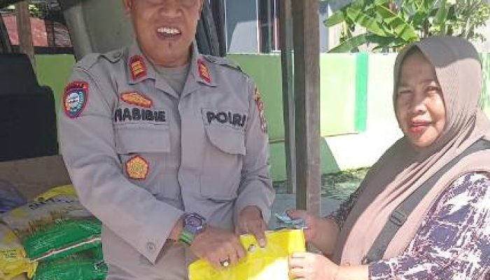 Stabilkan Harga, Sat Binmas Polres Touna Gelar Gerakan Pangan Murah di Ratolindo