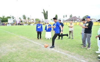 Kapolres Tojo Una-Una Tandai Dimulainya BERANI Cup 2026 dengan Tendangan Perdana