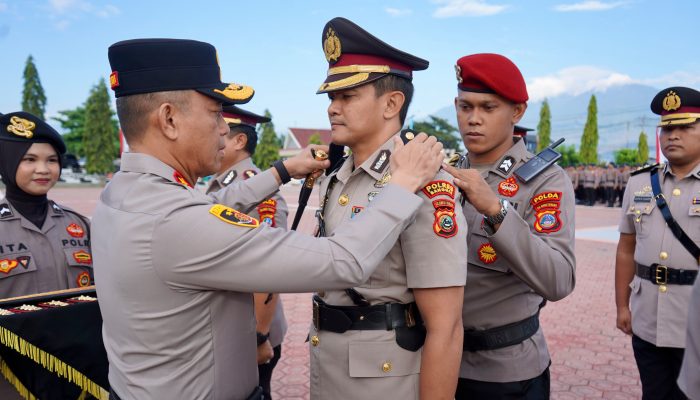 Kapolda Sulteng Tekankan Profesionalisme dan Integritas saat Sertijab PJU dan Kapolres 