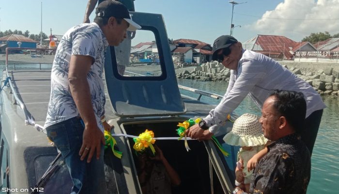 Asisten Administrasi Umum Touna Launching Perdana Operasional SB Numa 02 Express Ampana-Wakai
