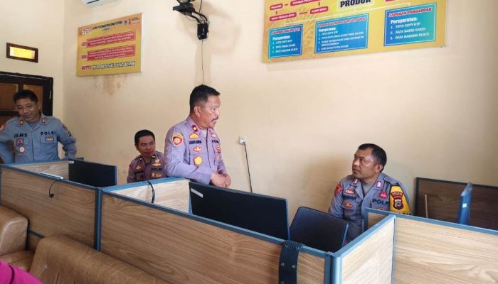 Wakapolres Touna Cek Kesiapan Call Center 110, Pastikan Pelayanan Kepolisian Cepat dan Responsif