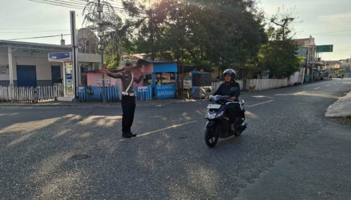 Strong Point Pagi Satlantas Polres Touna, AKP H. Siswanto Ajak Pengendara Tertib Berlalu Lintas