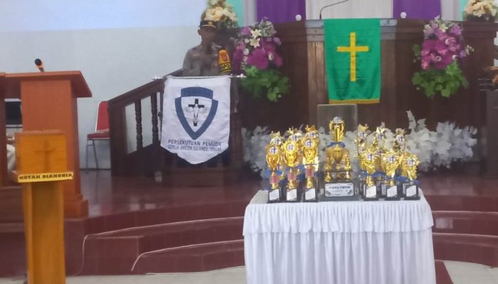 Minggu Kasih, Kapolsek Ampana Kota Sampaikan Pesan Kamtibmas kepada Jemaat GKST