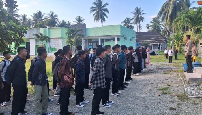 Kasat Binmas Polres Touna Ingatkan Siswa MAN Ampana Jauhi Bullying, Hoaks dan Narkoba