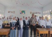 Satlantas Polres Touna Edukasi Keselamatan Berlalu Lintas kepada Siswa Baru SMA Negeri 2 Ratolindo