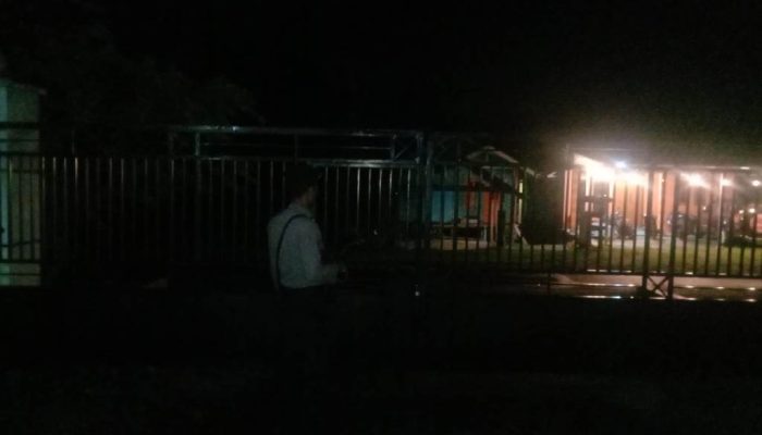 Patroli Jalan Kaki Polres Touna Pastikan Mako dan Asrama Tetap Aman