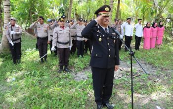 Polres Touna Beri Penghormatan Terakhir kepada Kompol (Purn) Taiyeb S. Lawadang