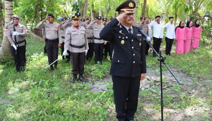 Polres Touna Beri Penghormatan Terakhir kepada Kompol (Purn) Taiyeb S. Lawadang