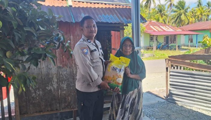 Gerakan Pangan Murah Polres Touna, Ratusan Kg Beras dan Minyak Diserbu Warga