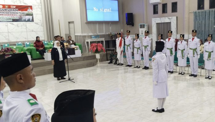 Kukuhkan Paskibraka, Wabup Surya Kuatkan Disiplin dan Tanggung jawab