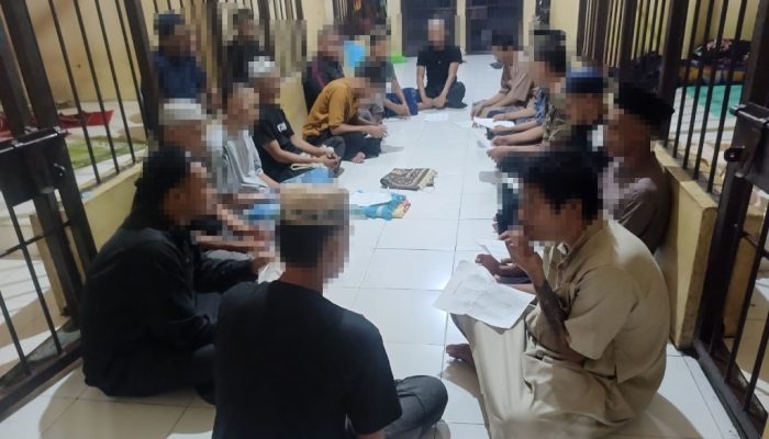 Salat Berjamaah dan Mengaji Jadi Program Rutin Tahanan Polres Touna