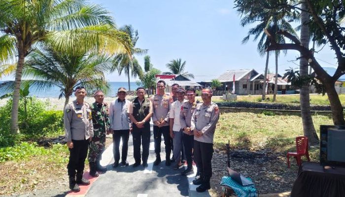 Kapolres Touna Hadiri Peresmian Jembatan Merah Putih Presisi di Desa Marowo