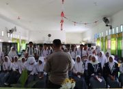 Sat Binmas Polres Touna Sosialisasikan Super App Polri kepada Siswa SMAN 2 Ampana Kota