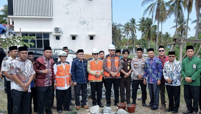 Pemkab Touna Perkuat Dukungan Pelayanan Keagamaan, Bupati Ilham Lawidu Letakkan Batu Pertama Rumah Dinas Kepala Kemenag