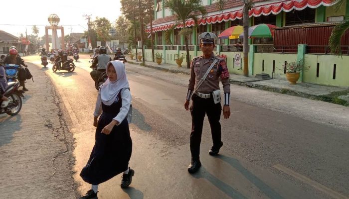 10 Personel Sat Lantas Polres Touna Diterjunkan, Strong Point Pagi Sasar Titik Rawan di Ampana