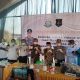 Kejari Tojo Una-Una bersama unsur terkait memusnahkan barang bukti perkara pidana dengan cara dibakar, sebagai bentuk pelaksanaan putusan hukum yang telah berkekuatan hukum tetap, Rabu (14/10/2026).
