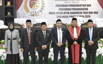 Bupati Ilham Lawidu Hadiri Rapat Paripurna DPRD Touna, Resmikan Pergantian Wakil Ketua untuk Sisa Masa Jabatan 2024–2029