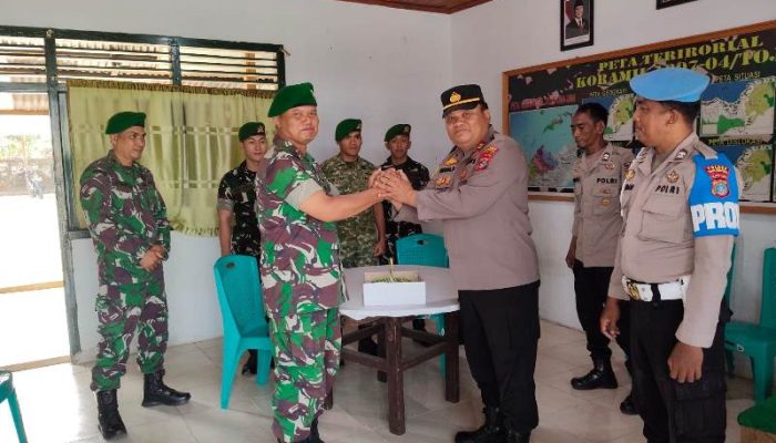 Polsek Tojo Beri Ucapan HUT TNI ke-81, Perkuat Sinergitas TNI-Polri