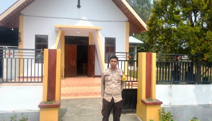 Polsek Ampana Kota Patroli Dialogis di Sejumlah Gereja, Jaga Kamtibmas Kondusif