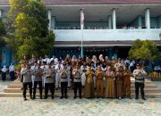 Kasat Binmas Polres Tojo Una-Una Imbau Pelajar SMPN 1 Ampana Kota Jauhi Bullying dan Pergaulan Bebas