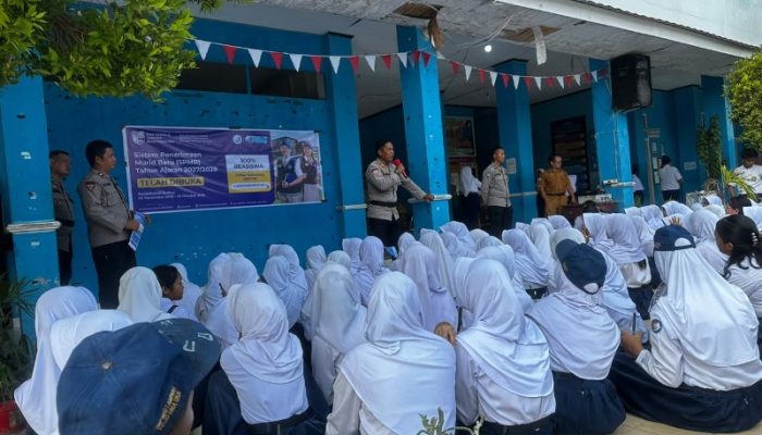 Sat Binmas Polres Touna Sosialisasi Penerimaan Siswa SMA Kemala Taruna Bhayangkara di SMPN 1 Ampana Kota