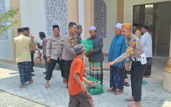 Sukseskan Program 100 Hari Kapolri, Polres Touna Gelar Jumat Keliling di Kajulangko
